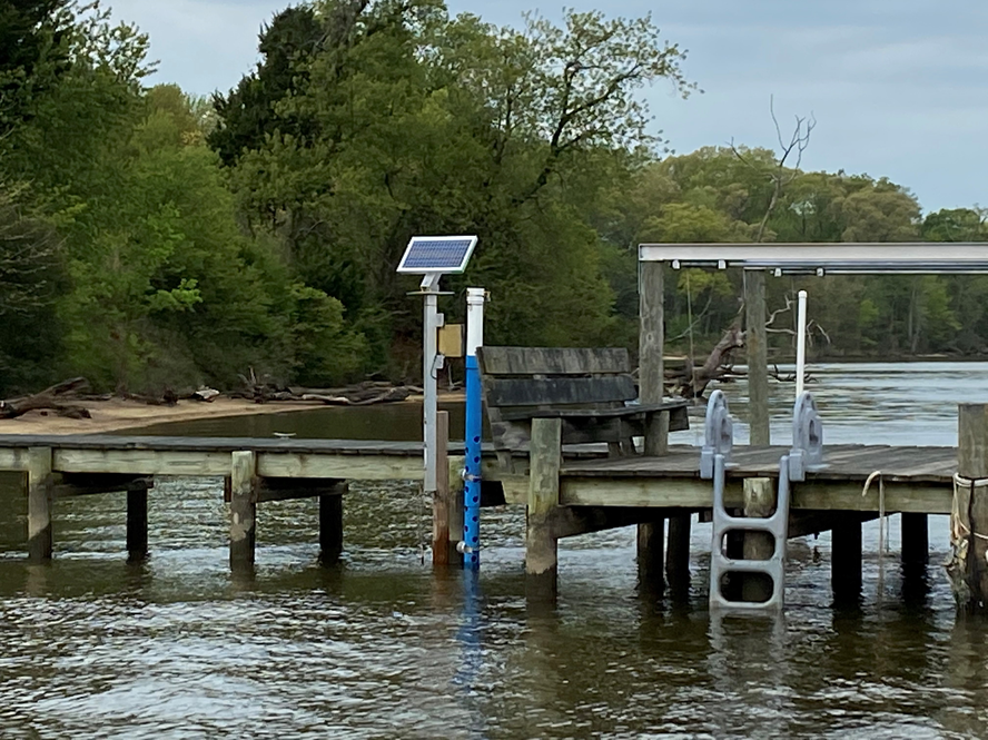 Fixed CONMON station off community pier
