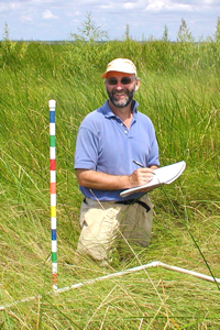 VIMS alumni Irving Mendelssohn (M.S. ’73) has been studying the impact of the spill on marsh grasses and other plants along the Louisiana coastline.