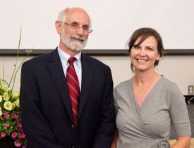 Ms. Dawn Fleming with VIMS Dean & Director John Wells following the Awards Ceremony. © C. Katella.
