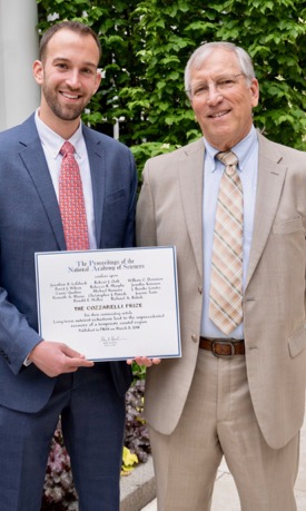 Lefcheck and Orth with their 2018 Cozzarelli Prize following the Awards Ceremony at the National Academy of Sciences Annual Meeting. © M. Finkenstaedt.