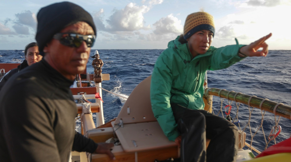 Nainoa Thompson and Haunani Kane practice the traditional Polynesian art of non-instrumented navigation during a Pacific voyage.  © Sonja Swenson Rogers/Polynesian Voyaging Society.