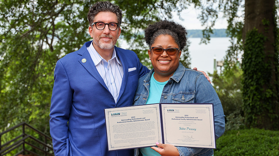 Sidne Pressey, winner of the Outstanding Professionals and Professional Faculty Administrative Support Award.