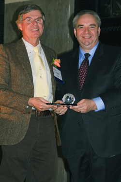 Professor Diaz (L) receives his award from Virginia Lt. Governor Bill Bolling.