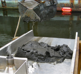 The type of sediment grab used to collect samples for the study. Photo by Mike Unger.